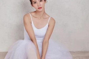 金晨芭蕾舞纱裙显腿短？3招穿搭技巧破解视觉错觉