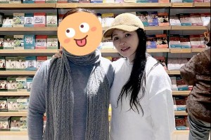 伊能静57岁保养秘诀：与婆婆同游英国显年轻