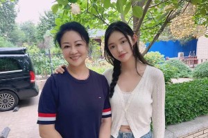 林允回应与月嫂合影造谣：已走法律程序