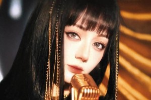 迪丽热巴黑天鹅造型引爆全网：从争议到蜕变