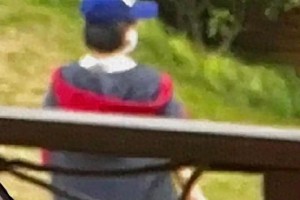 赵丽颖带儿子郊游，神秘男子引猜测
