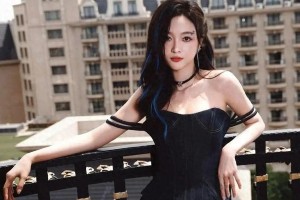 吴宣仪抹胸短裙造型火辣性感写真