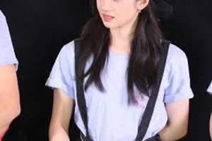 《独一无二》改档5.17 赵薇惊喜现身首映礼