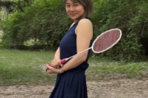 贾玲43岁生日低调出镜，身材保持引热议