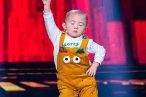 童星张俊豪年少成名背后：教育初心与金钱诱惑的较量